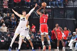 休斯顿火箭决赛鏖战曼城，哈登砍下22记关键球，全场沸腾的简单介绍